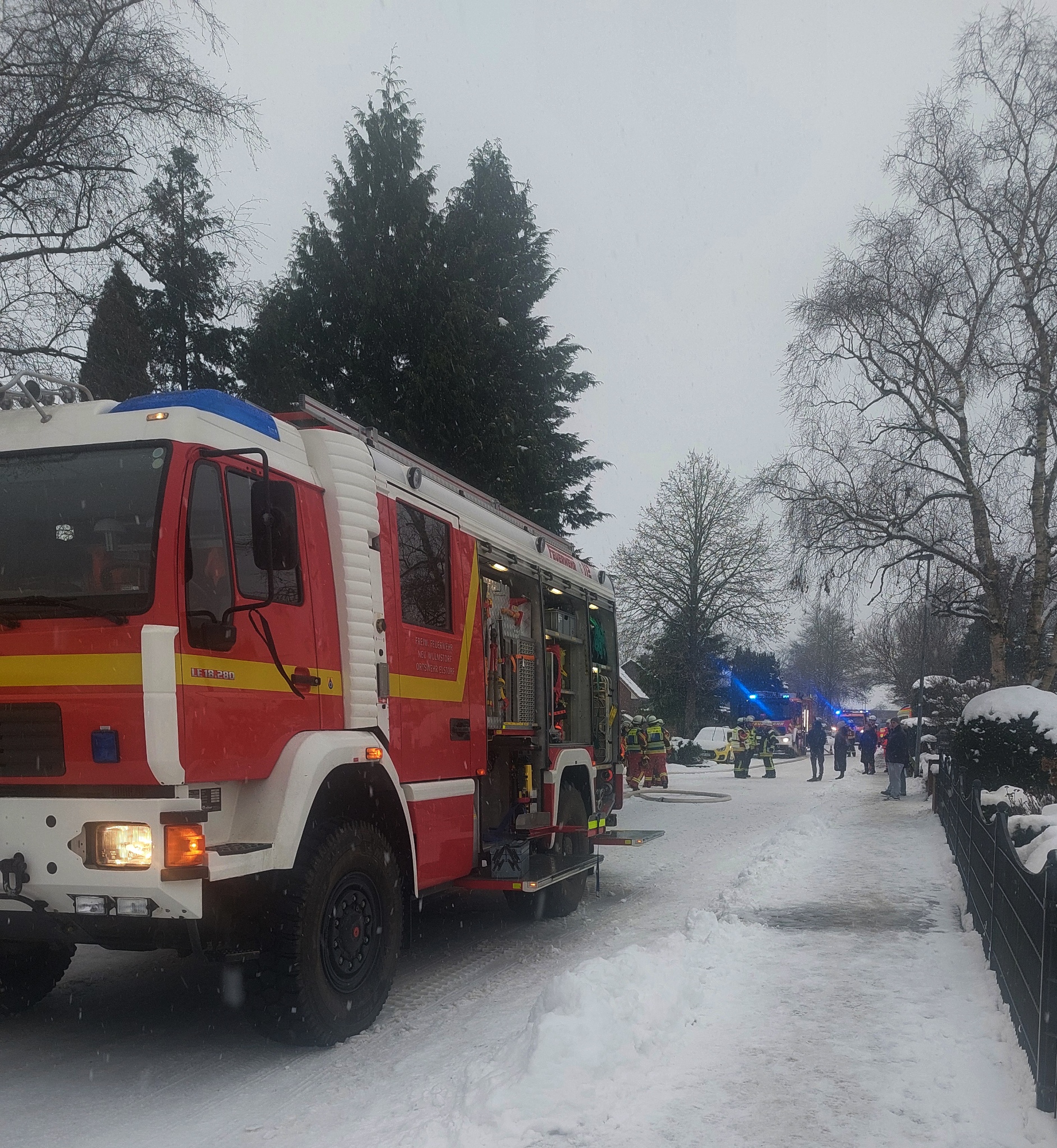 Einsatzfoto F3-Y Feuer in /an Gebäude MIG ...